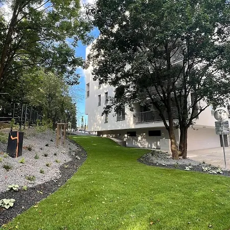 アパート Rezidencia Severna, 24hr Self Check-in, 2 Bedrooms, Free Garage Private Parking, Balcony, 5-minute Walk To Centre