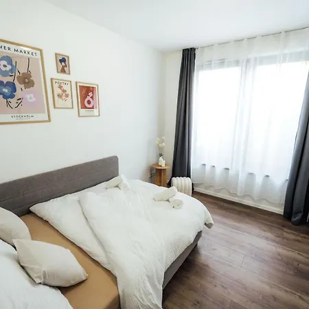 Rezidencia Severna, 24hr Self Check-in, 2 Bedrooms, Free Garage Private Parking, Balcony, 5-minute Walk To Centre